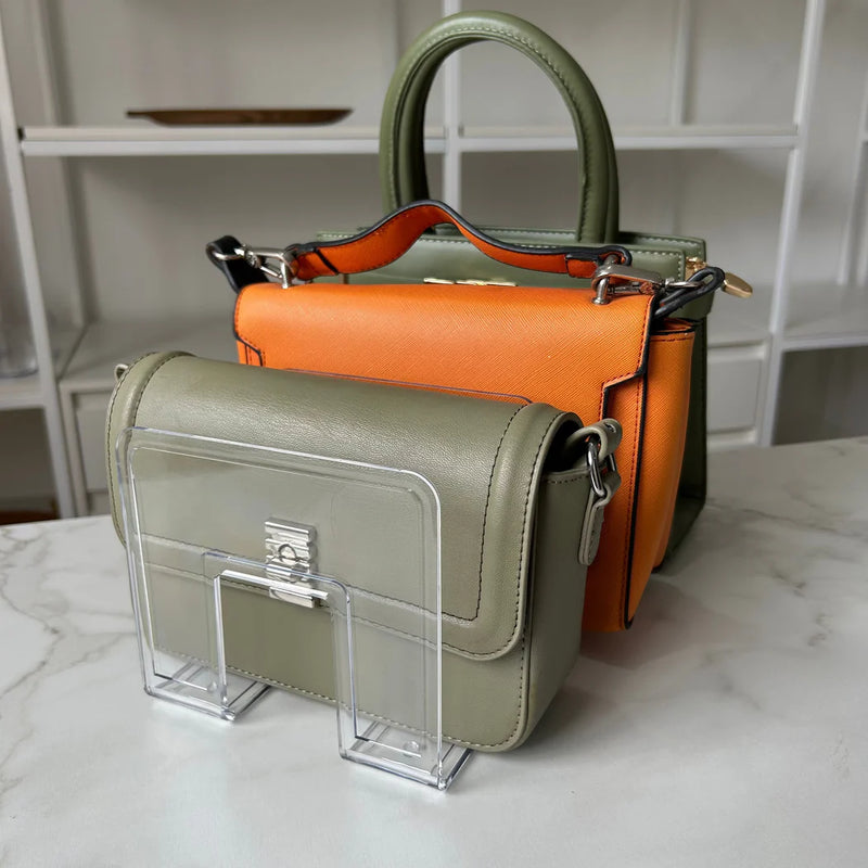 Organizador de Bolsas em Acrílico Com Divisórias p/ 4 Bolsas
